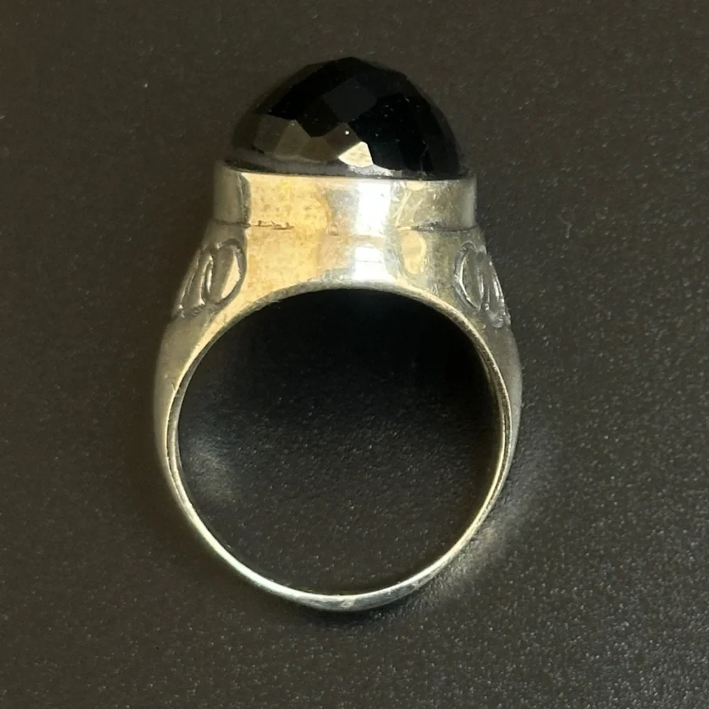 Faceted Black Onyx Ring - Size 6.5 - 925 Sterling Silver - Picture 8 of 12